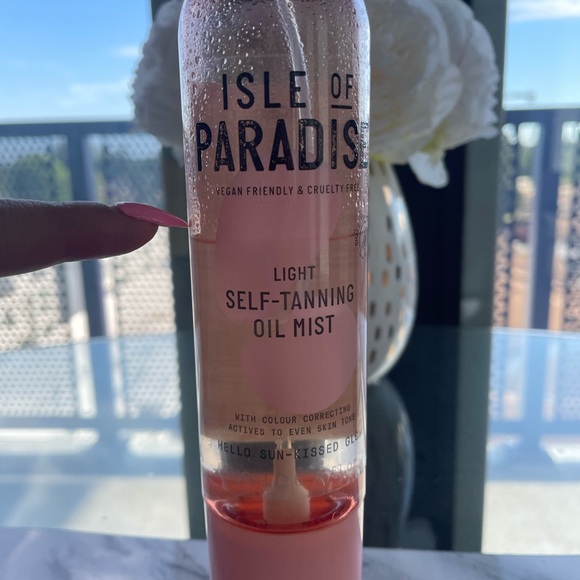 3/$40 Isle of paradise self tan oil mist - Picture 4 of 4